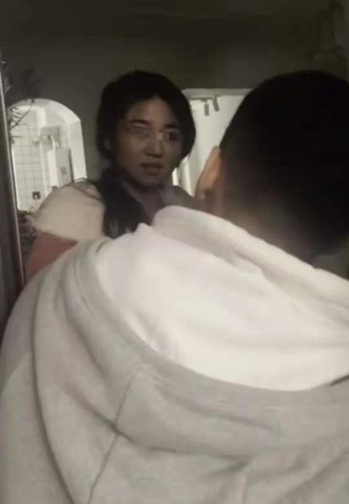 女人吃瓜事件视频播放,视频播放背后的热议与反思