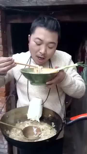 火锅吃瓜群众搞笑视频,笑料横生的搞笑视频盛宴