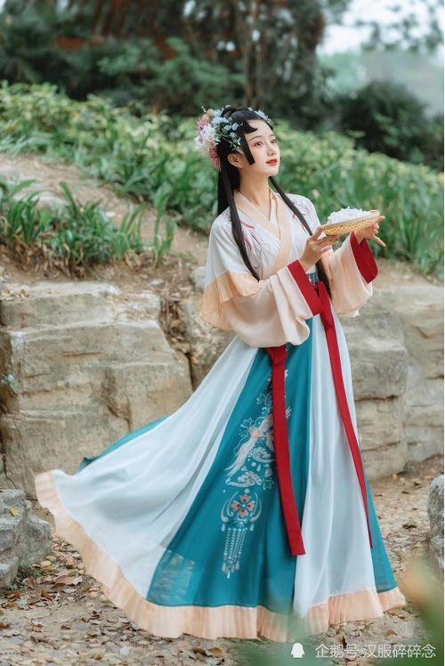 汉服模特吃瓜图片视频,穿越时空的趣味互动